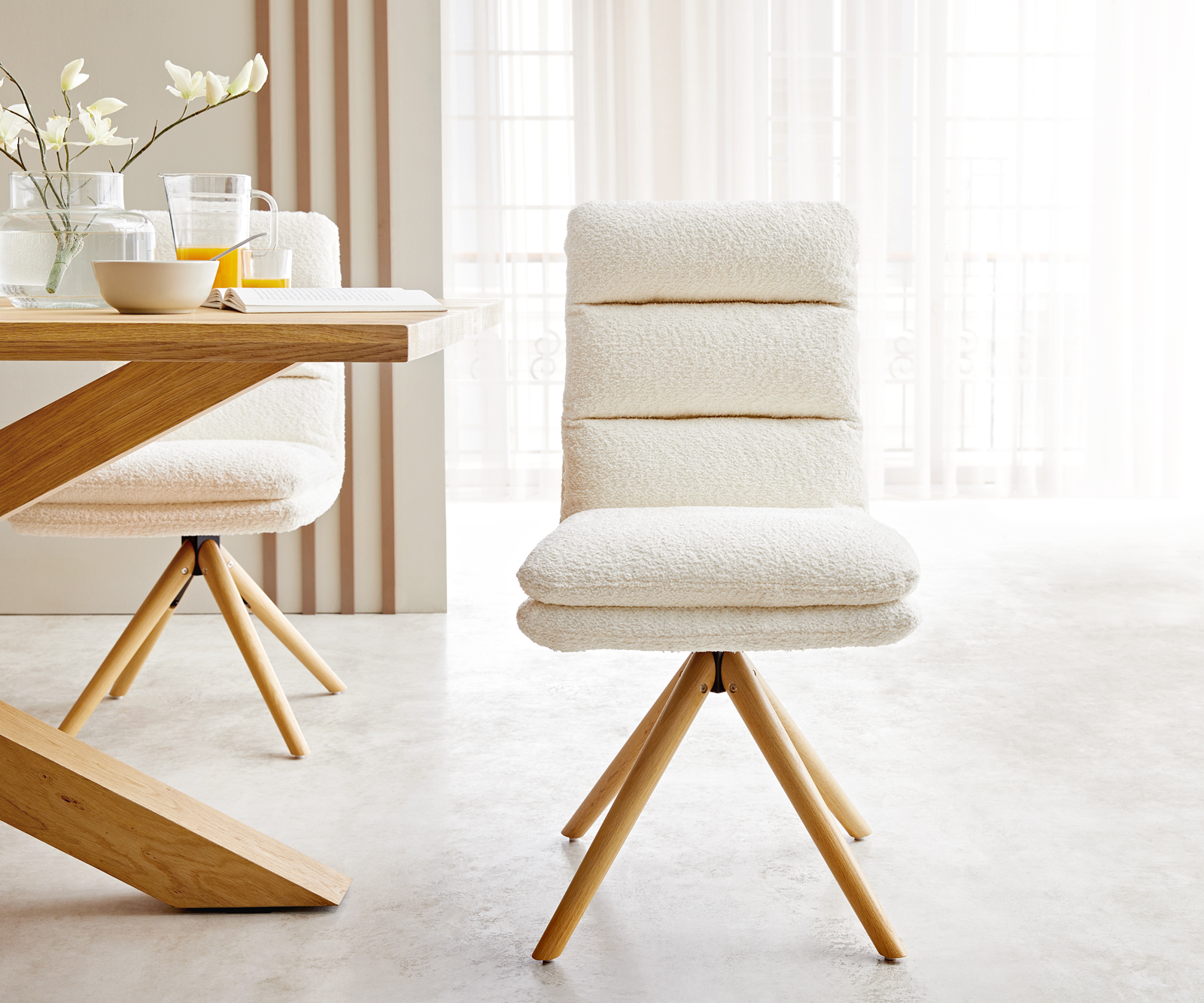 Otočná židle Abelia-Flex Bouclé White Wooden Frame Conical 180° Swivel - Image 2