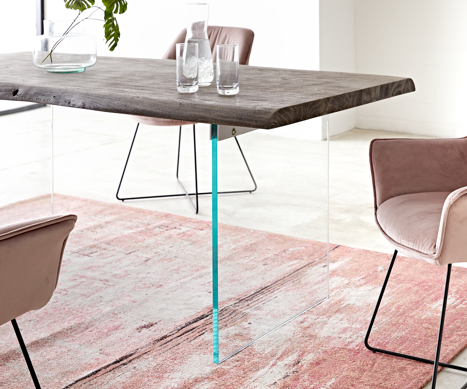 Jídelní stůl Edge 200x100 cm akácieové platinové skleněná podnož nepravidelná hrana - Image 4