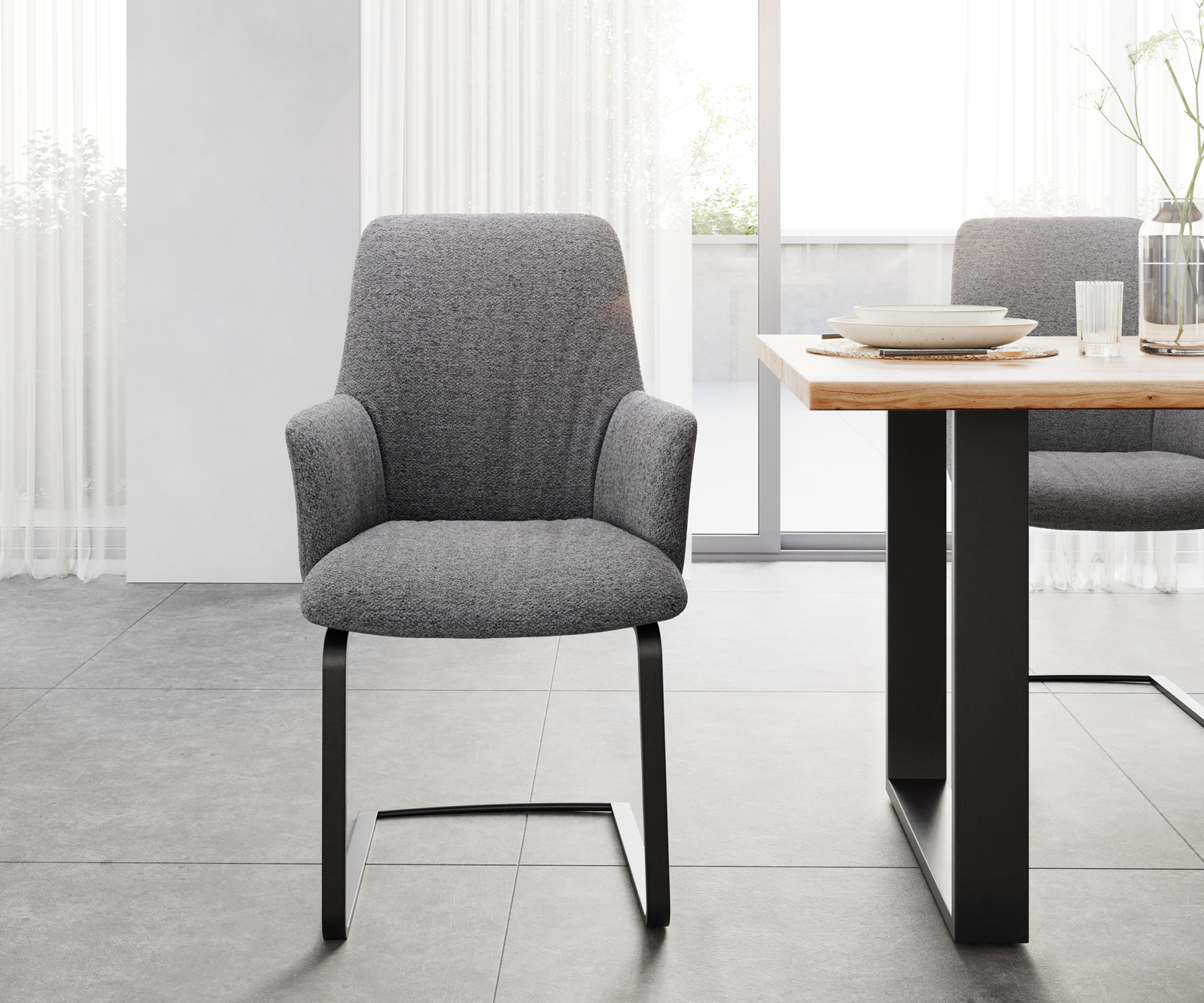 Jídelní židle Willa-Flex s loketními opěrkami konzolová podnož plochá černá strukturovaný materiál světle šedá - Image 2