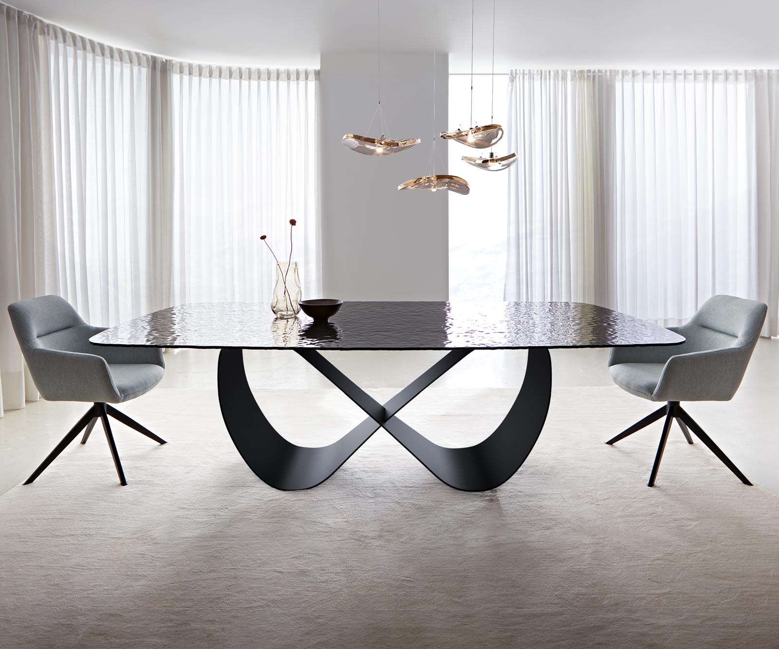 Étkezőasztal Edge hajóforma 240x120 domborított üveg füstfekete 3D design Infinity fém fekete - Image 2