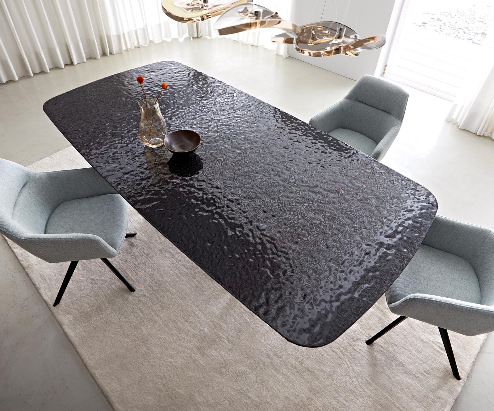 Étkezőasztal Edge hajóforma 240x120 domborított üveg füstfekete 3D design Infinity fém fekete - Image 4