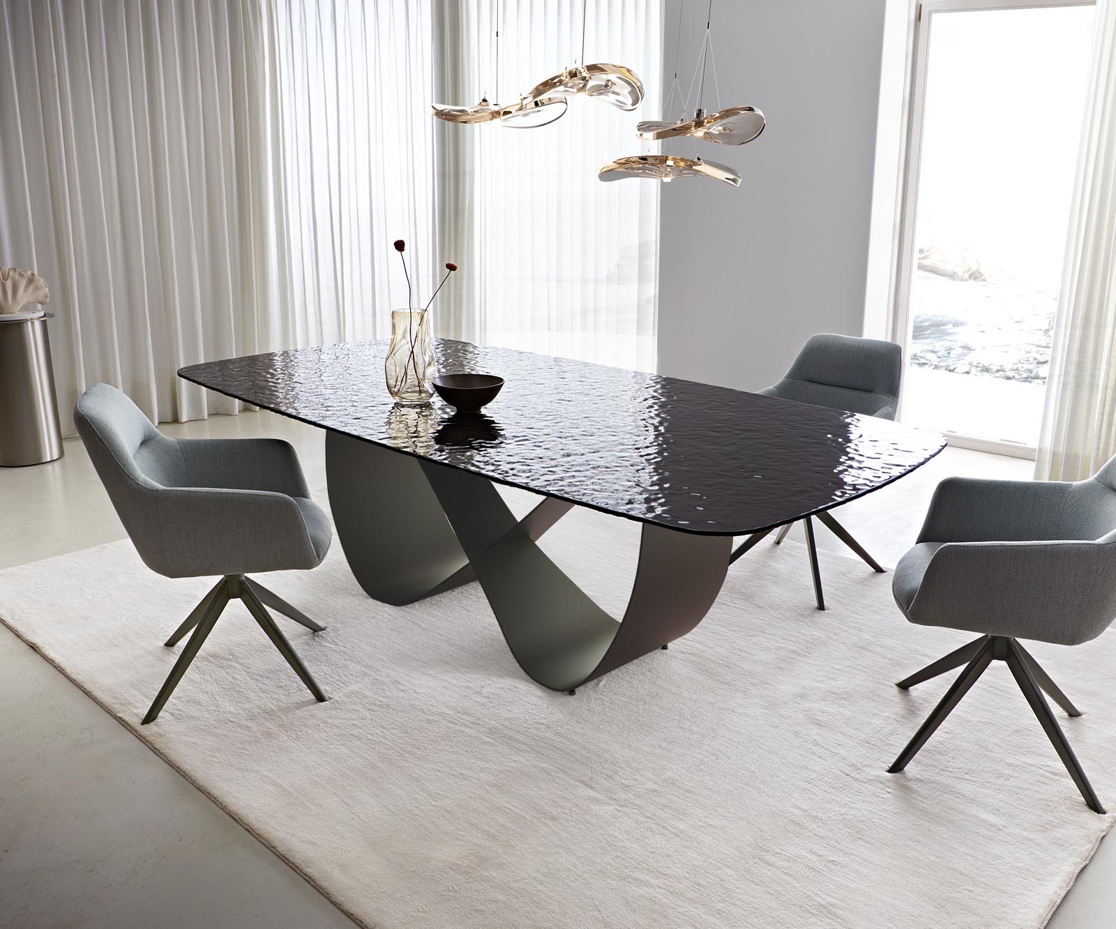 Étkezőasztal Edge hajóformájú 240x120 domborított üveg füstfekete 3D design Infinity fém effekt felület titán