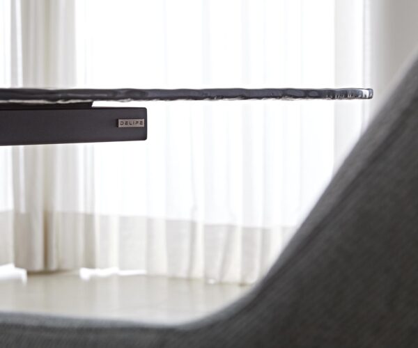 Étkezőasztal Edge hajóformájú 240x120 domborított üveg füstfekete 3D design Infinity fém effekt felület titán - Image 7