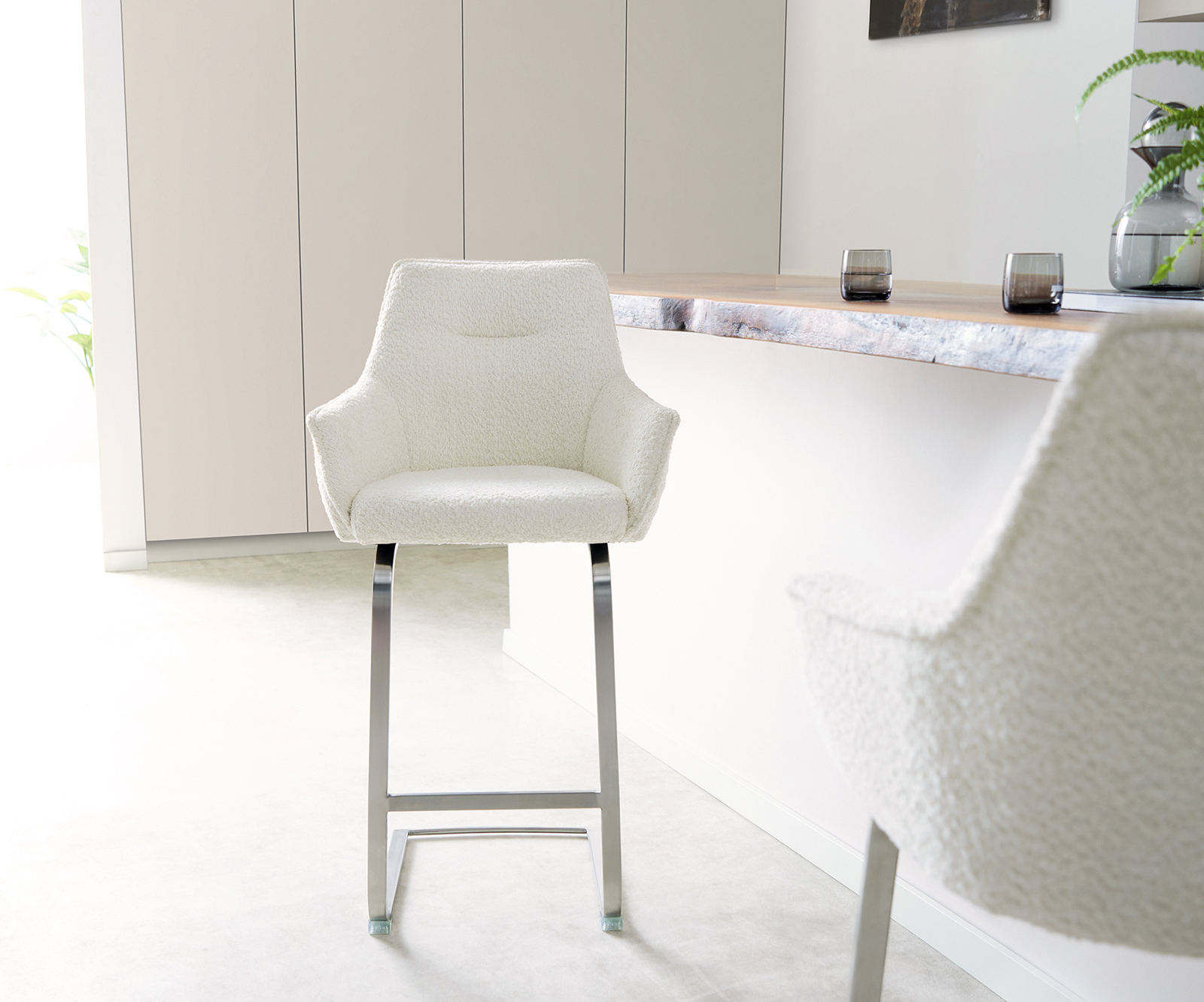 Bárszék Alja-Flex bouclé fehér étkezőszék lapos rozsdamentes acél zsákrugós - Image 2