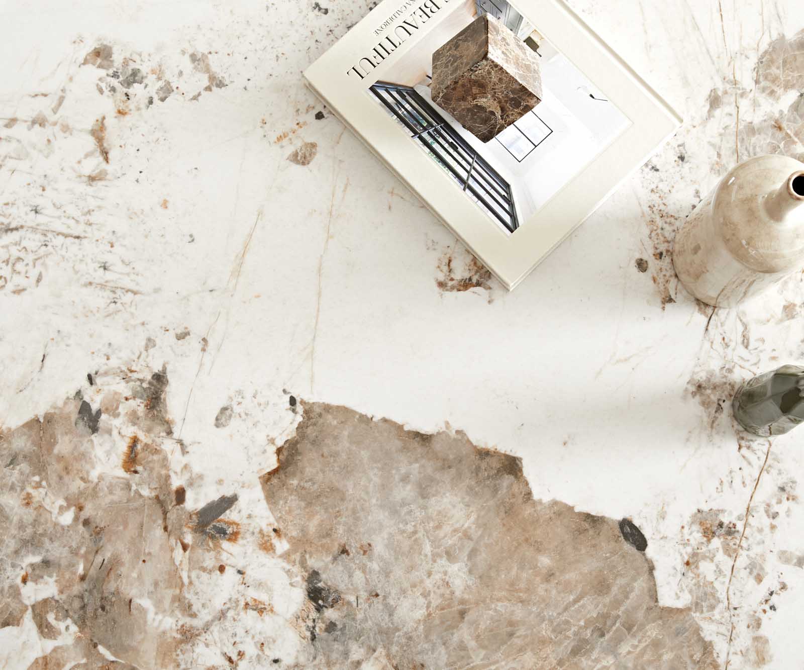 Dohányzóasztal Lassina 100x100 cm kerámia Minas melange fehér-bézs fém láb effekt felület titán - Image 3