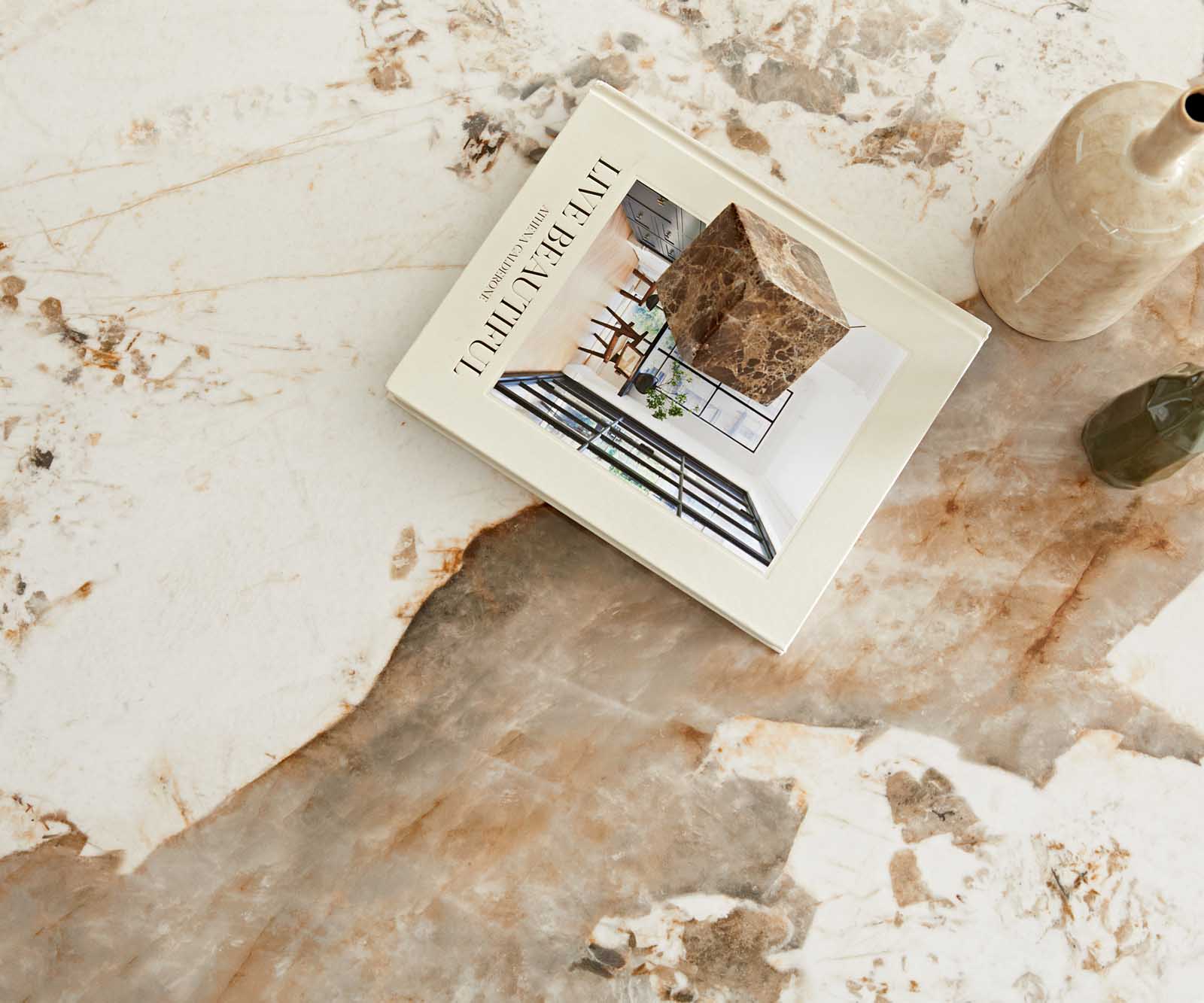 Dohányzóasztal Vibana 140x80 cm kerámia Minas melange fehér-bézs fém láb fekete - Image 3