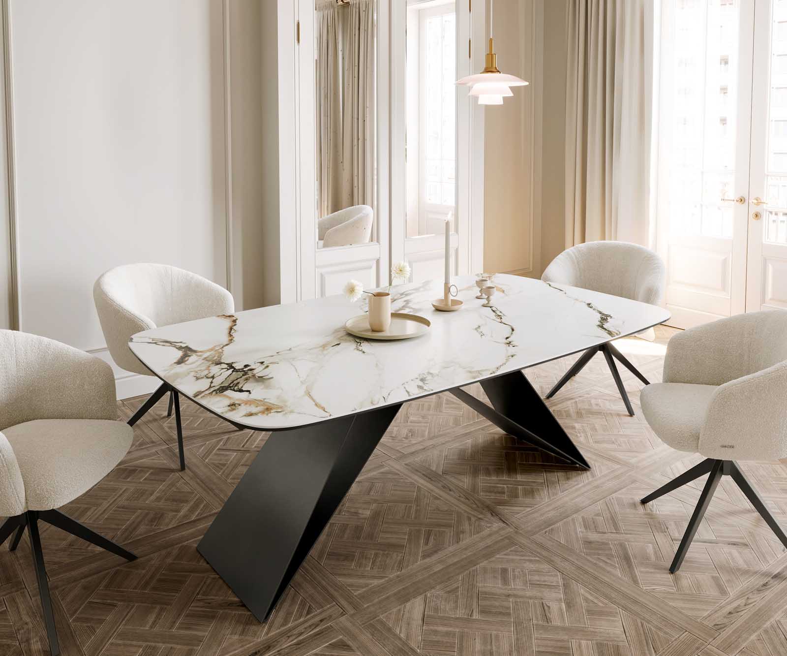 Étkezőasztal Edge hajóformájú 200x100 cm kerámia Calacatta Luxe fehér arany szürke V alakú láb laposacél fekete