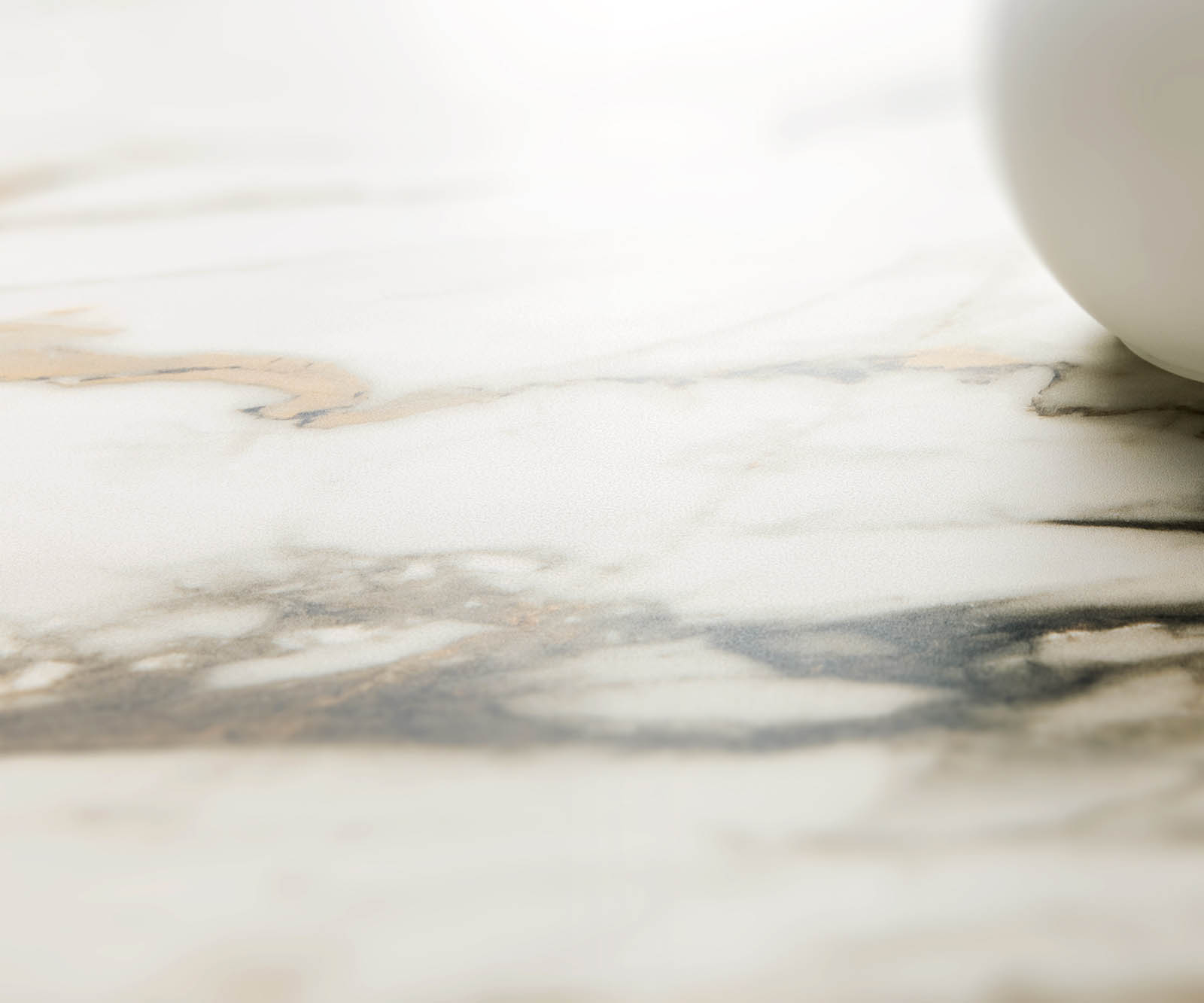 Étkezőasztal Edge hajóformájú 240x120 cm kerámia Calacatta Luxe fehér arany szürke kereszt láb téglalap fekete - Image 4