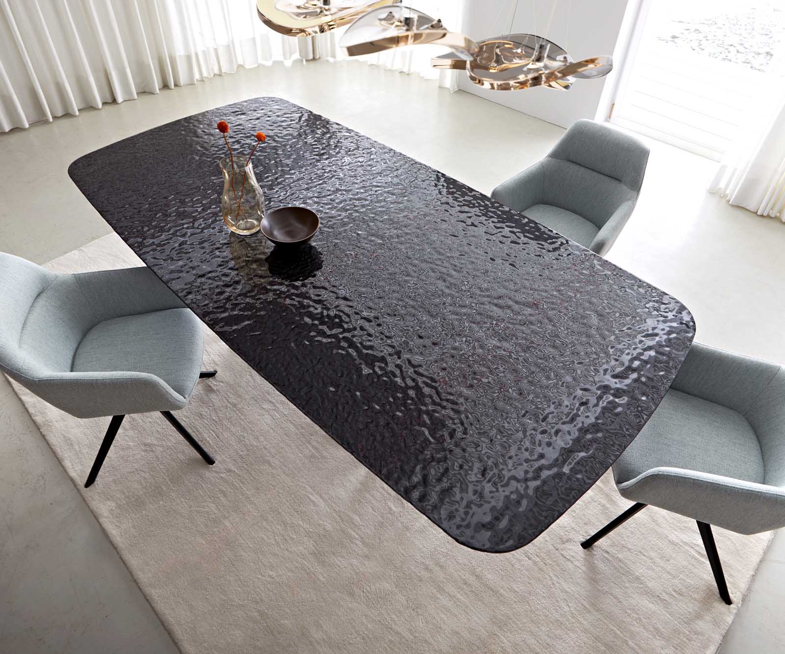 Étkezőasztal Edge hajóformájú 240x120 domborított üveg füstfekete 3D design V alakú láb laposacél fekete - Image 6