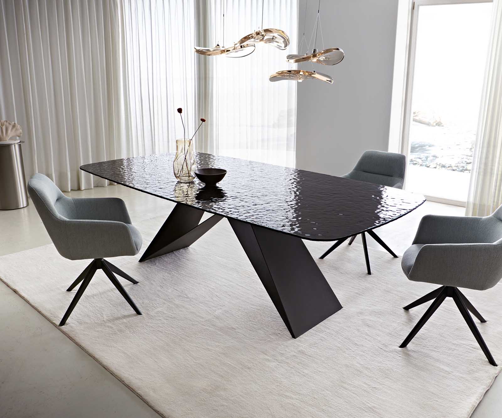 Étkezőasztal Edge hajóformájú 240x120 domborított üveg füstfekete 3D design V alakú láb laposacél fekete - Image 2