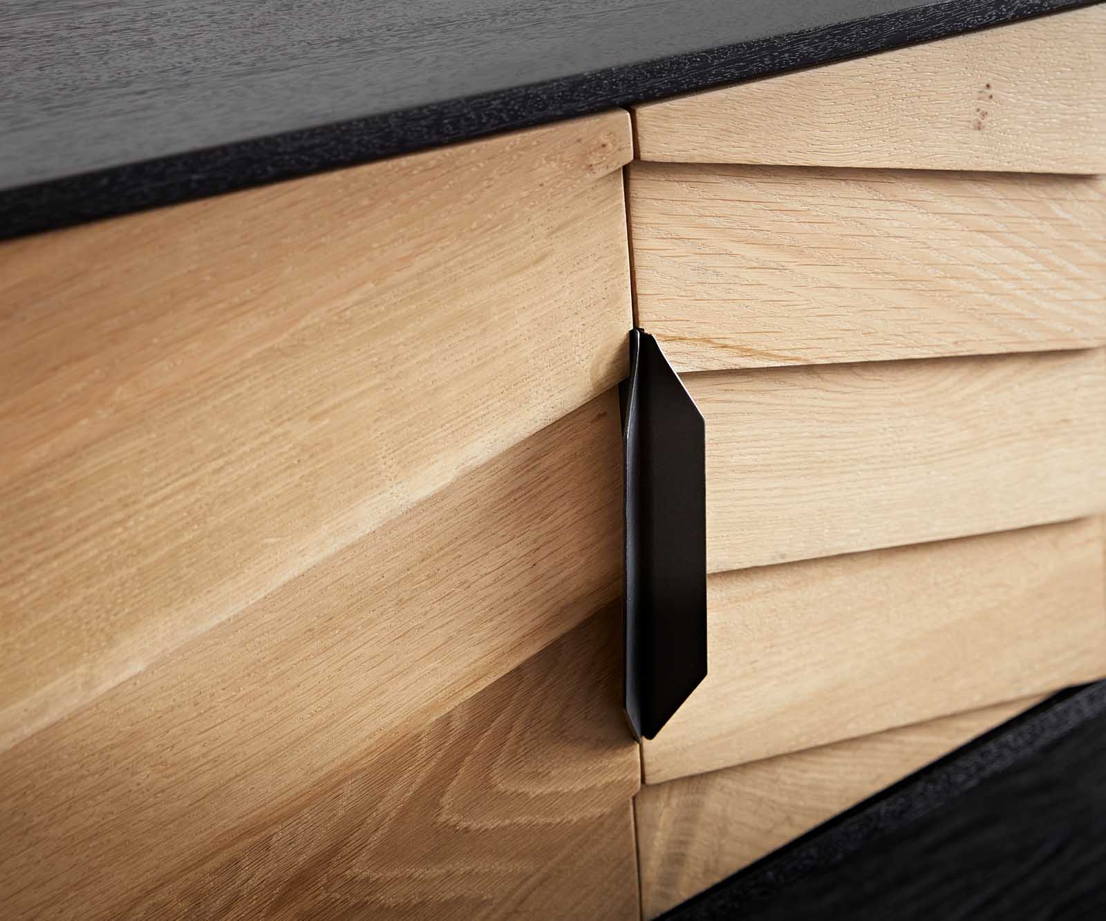 TV szekrény Muvi 200 cm tölgy természetes mango fekete fém fekete 2 ajtós 2 rekeszes - Image 5