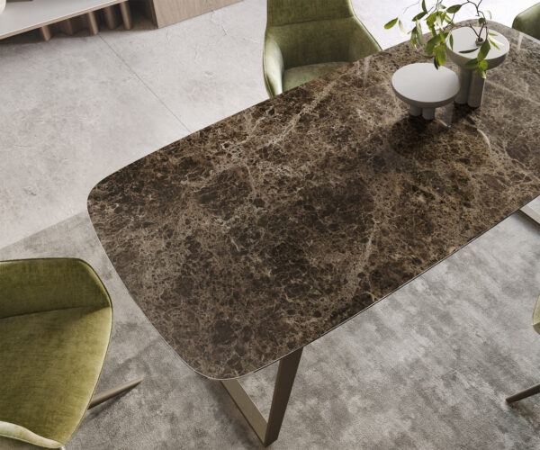 Étkezőasztal Edge hajóformájú 200x100 cm Laminam® Emperador extra fényes sötétbarna kerámia fém titán effekt felület ferde - Image 5