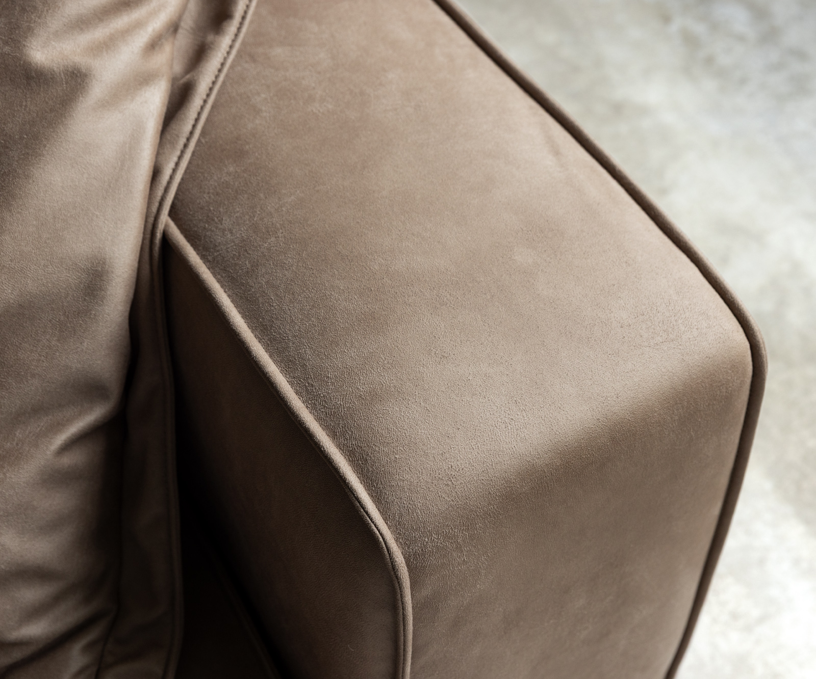 Nagy kanapé Snoosh 400x150 cm mikroszálas sötét bézs vintage bal oldali rekamié - Image 6