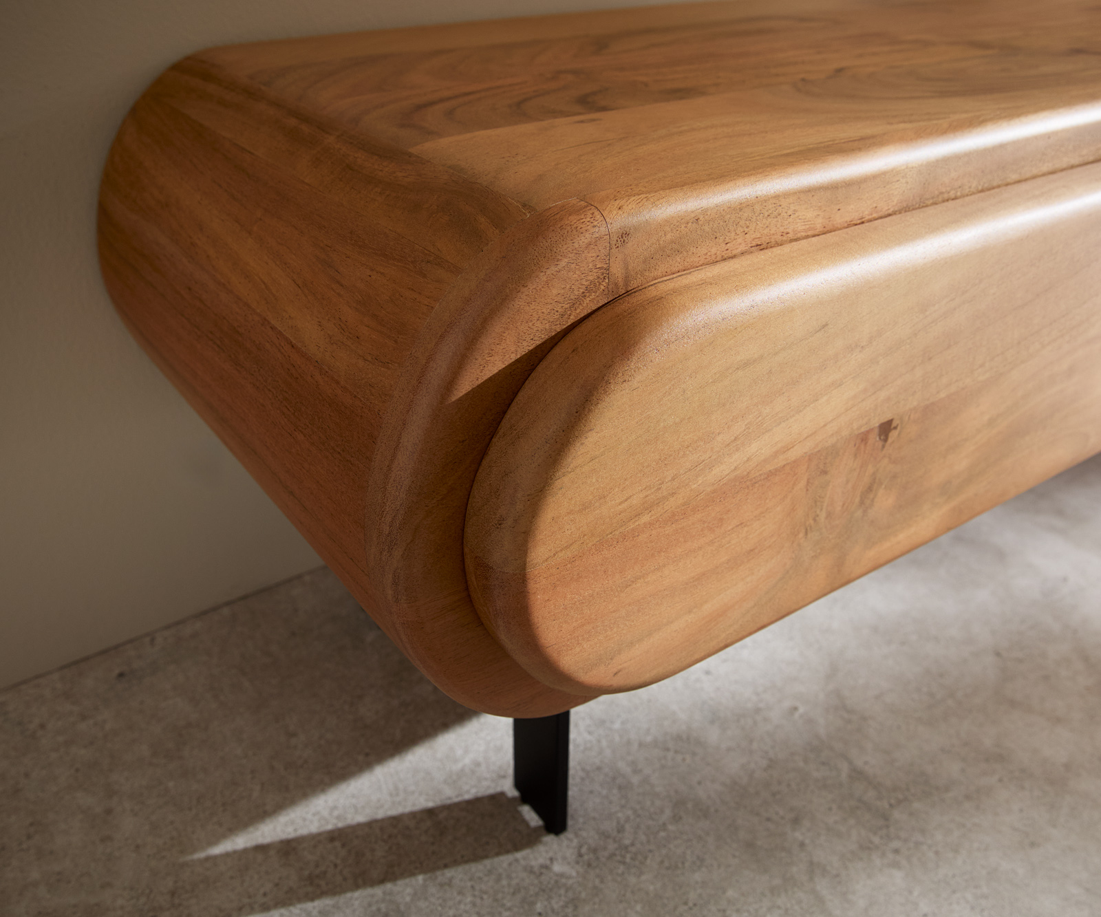 TV szekrény Sohara 175 cm akác természetes 4 ajtós "L" alakú fekete láb - Image 6