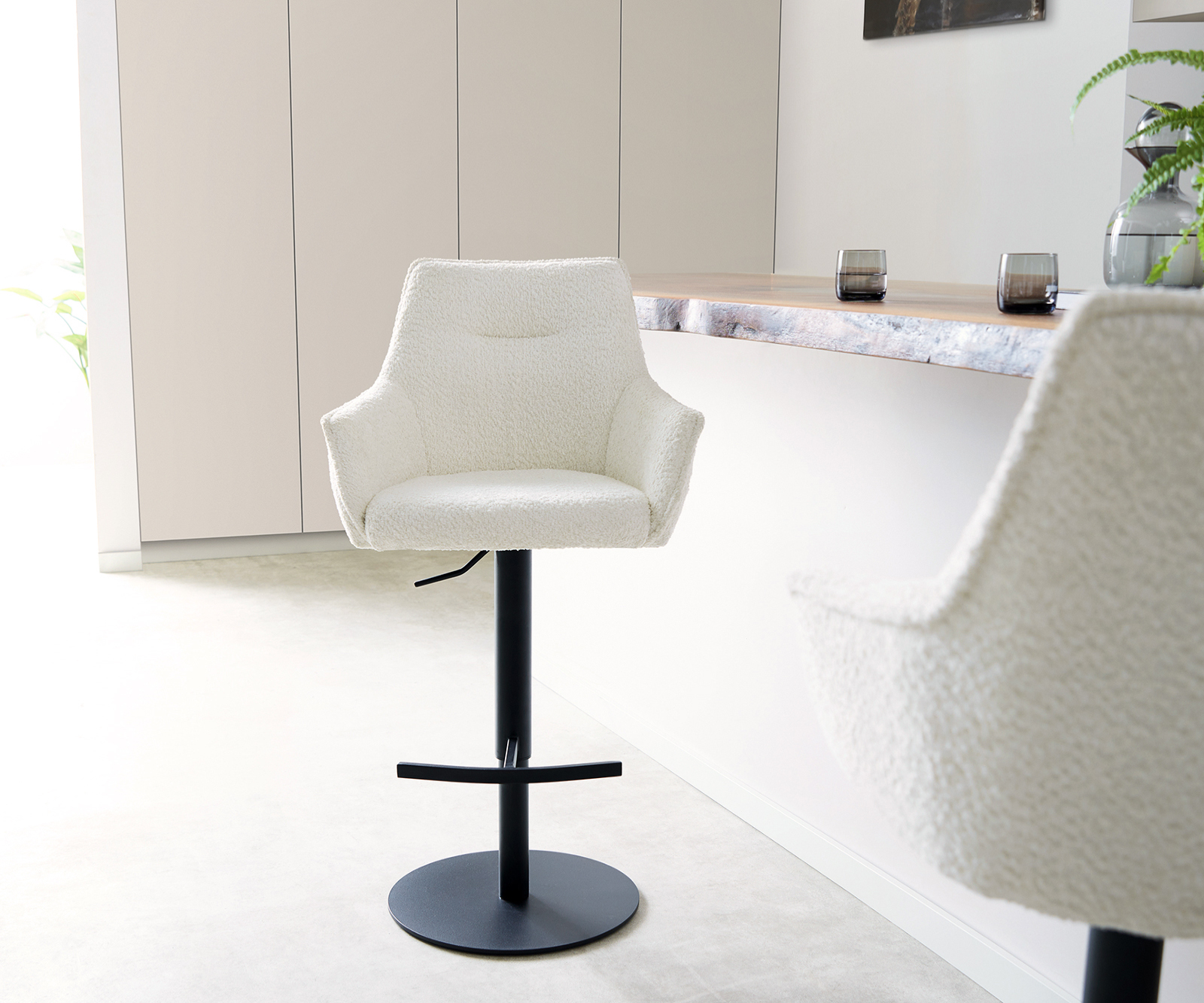 Bárszék Alja-Flex bouclé fehér forgó láb magasságban állítható fém fekete forgatható zsákrugós - Image 2