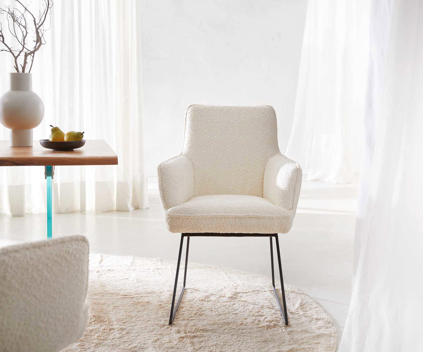 Étkezőszék Heira-Flex karfás bouclé fehér fekete vékony lábazat zsákrugós - Image 2