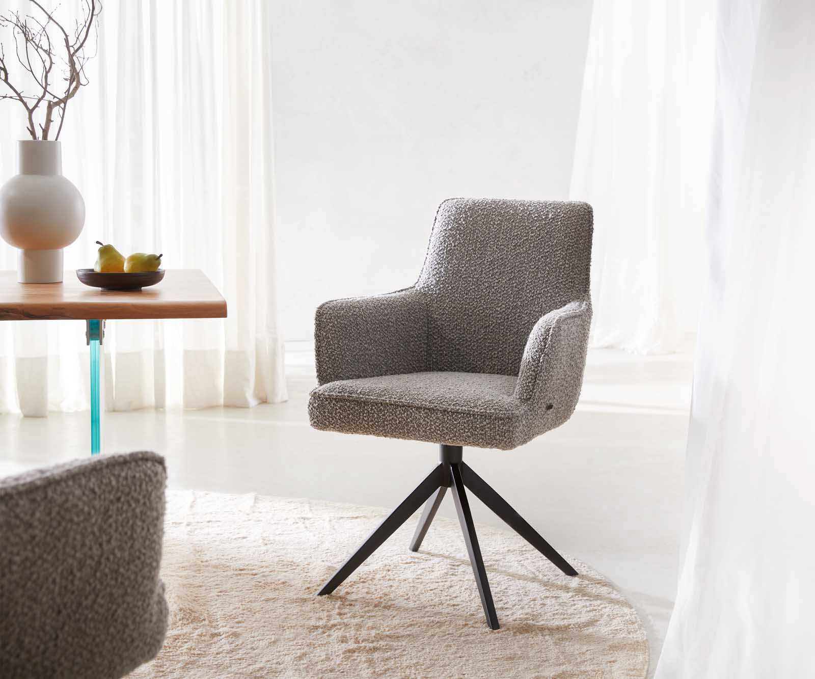 Étkezőszék Heira-Flex karfás bouclé ezüstszürke kereszt láb széles fekete 360° forgatható zsákrugós