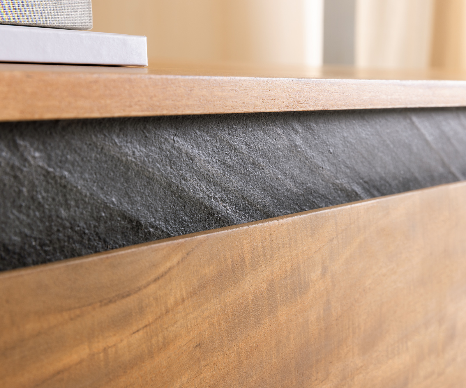 Design TV szekrény Stonegrace 240 cm akác természetes pala 4 ajtós lebegő - Image 5