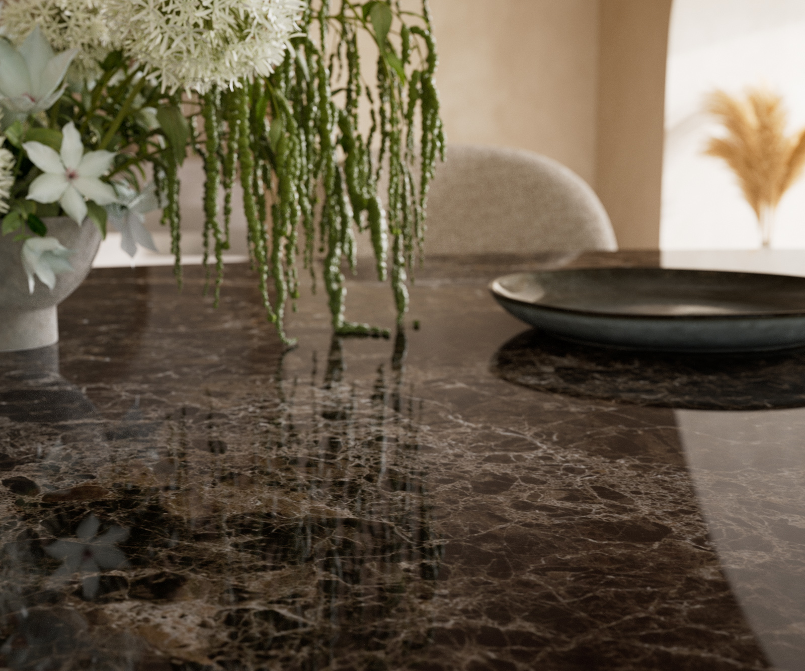 Étkezőasztal Edge ovális 220x120 kerámia Laminam® Emperador Extra Lucidato sötétbarna W alakú fém láb titán színű effekt finish - Image 7