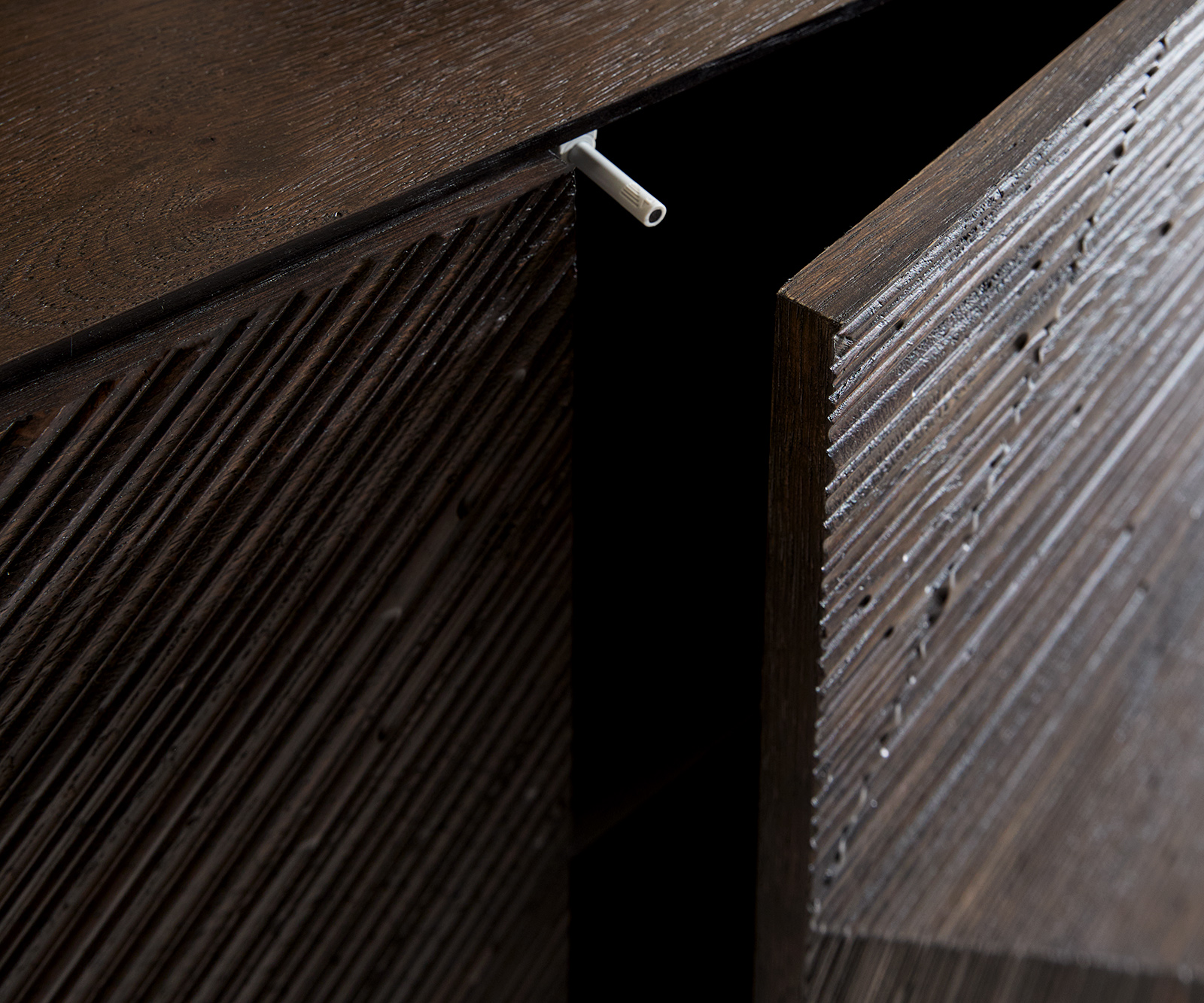 Komód Tereos 200 cm sötétbarna éger 3D hatás 4 ajtós kerek fém láb fekete - Image 6