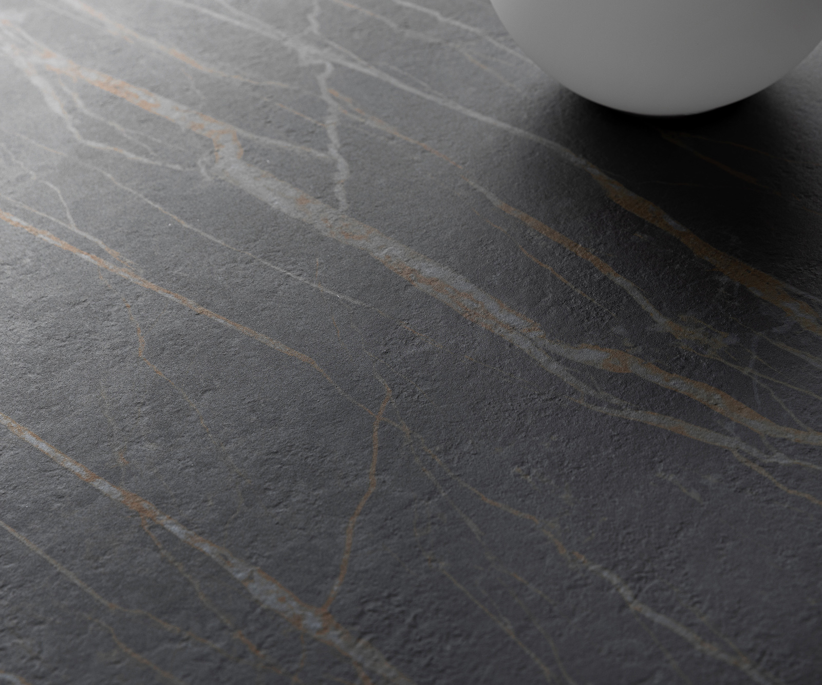 Dohányzóasztal Edge hajóformájú 90x90 cm Laminam® kerámia Noir Desir barna Parabi metál ezüst - Image 5