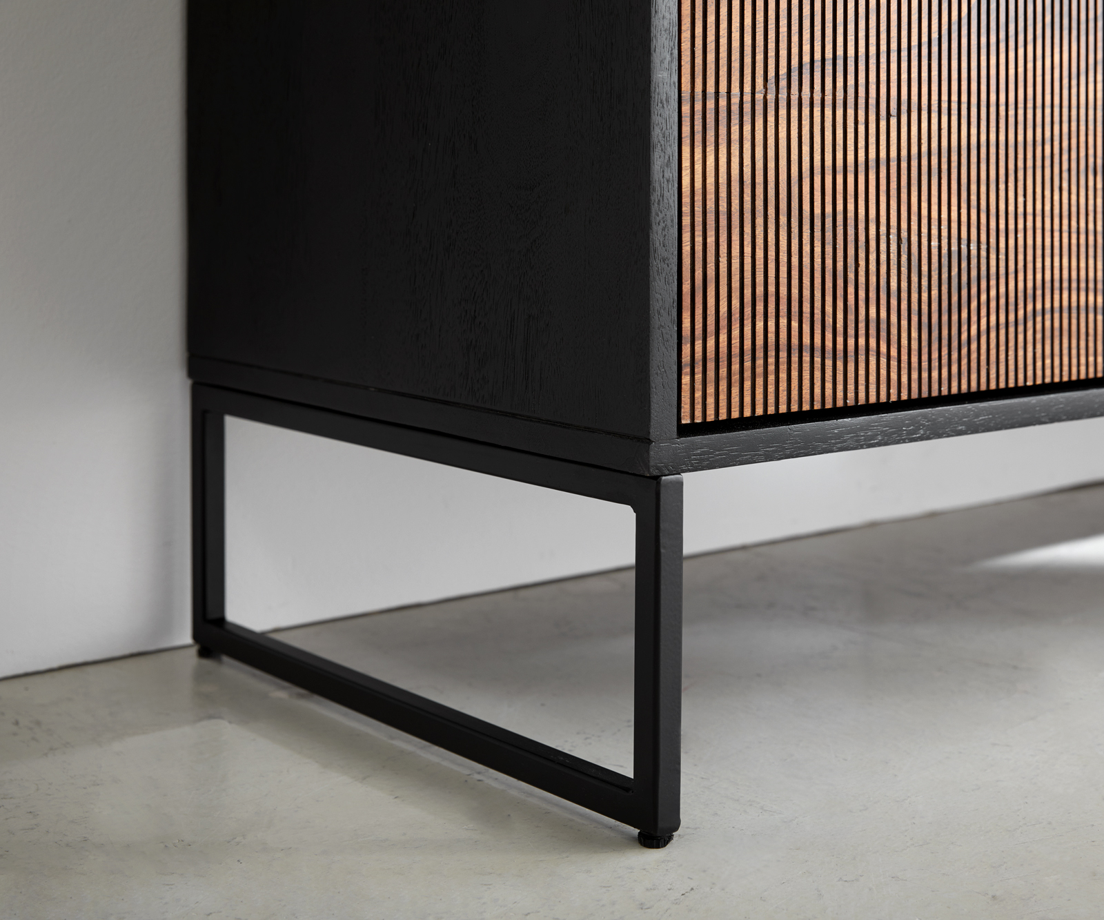 Láb vékony 15 cm fém fekete dobozos bútorhoz mélység 40 cm 2 darabos készlet - Image 2