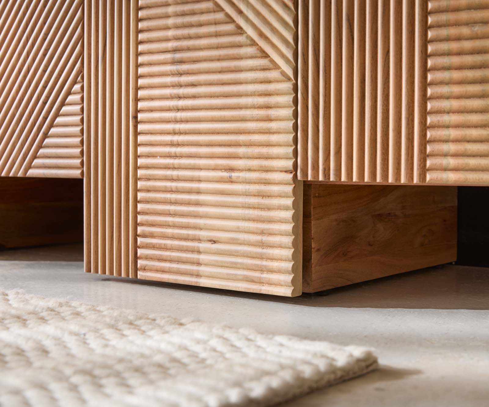 Komód Naxxar 180 cm akác természetes 5 ajtós - Image 6