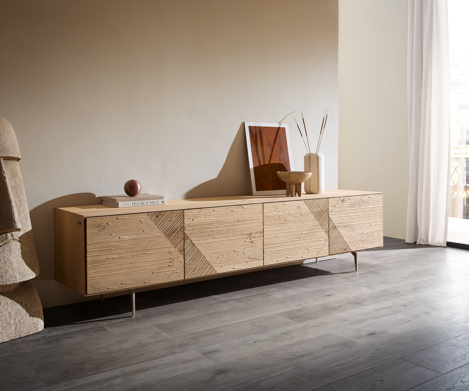 TV szekrény Tereos 220 cm tölgy természetes 3D hatás 4 ajtós szögletes láb szálcsiszolt rozsdamentes acél