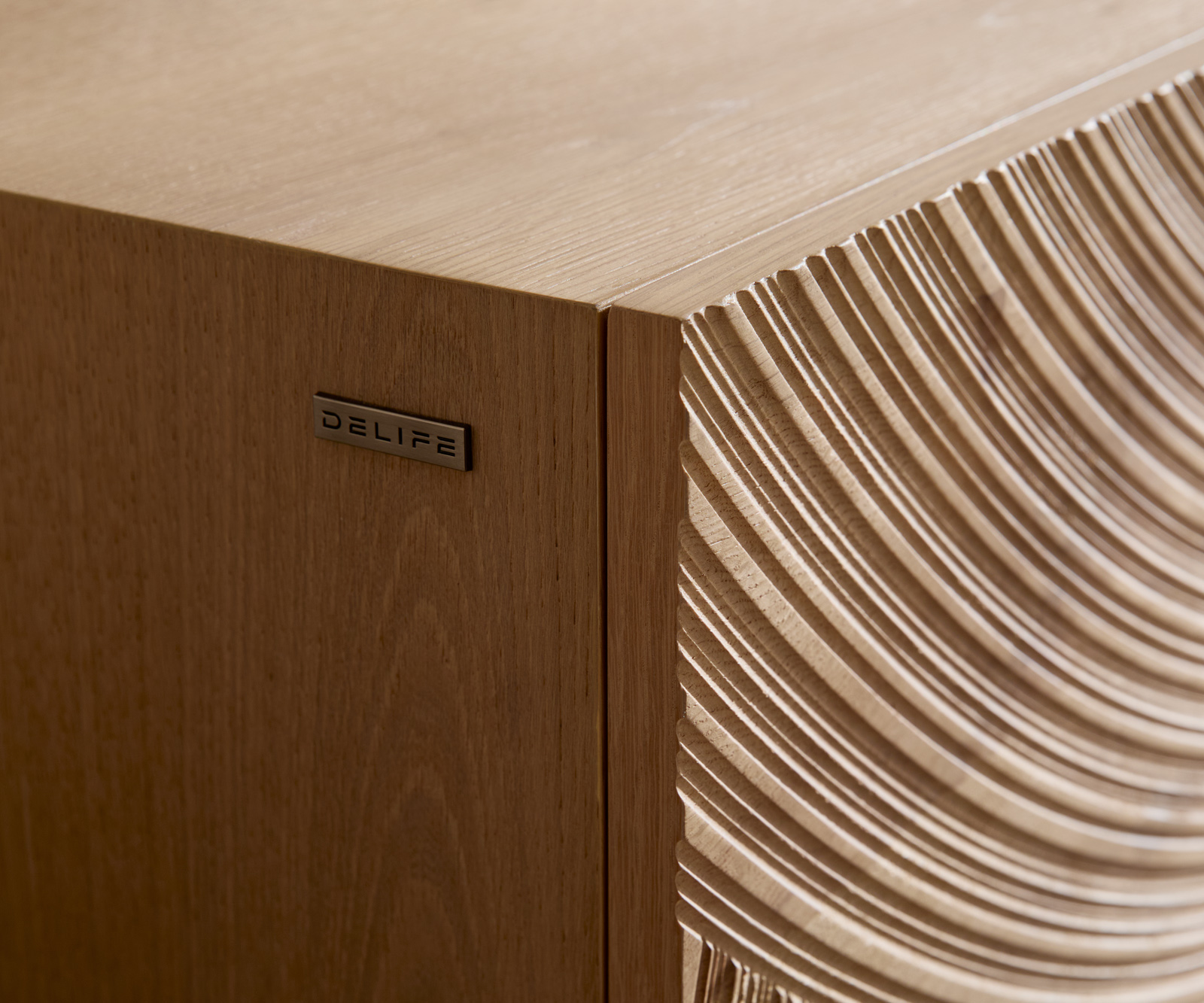 Komód Ashara 200 cm tölgy természetes 3D hatás 4 ajtós fém láb fekete - Image 5