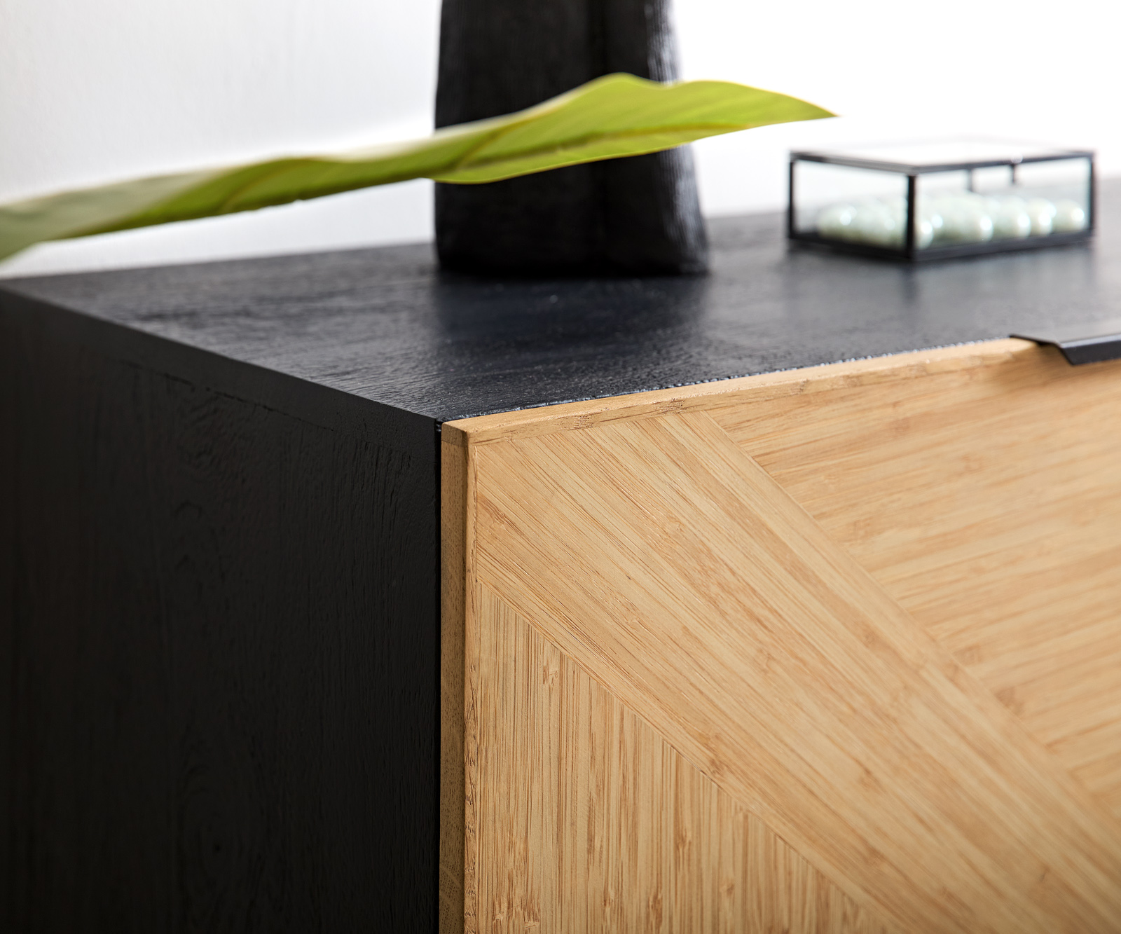 Szekrény Mikkusu 90x150 cm bambusz természetes mango fekete 4 ajtós fém fekete - Image 3