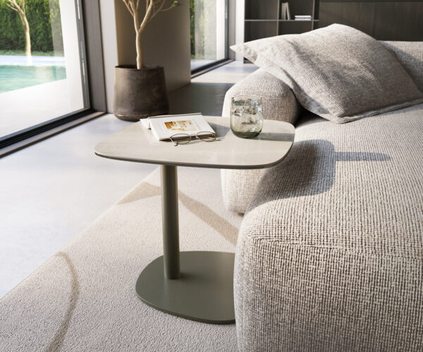 Dohányzóasztal Edge hajóformájú 50x50 cm kerámia ónix pezsgő elemek fém titán színű effekt finish